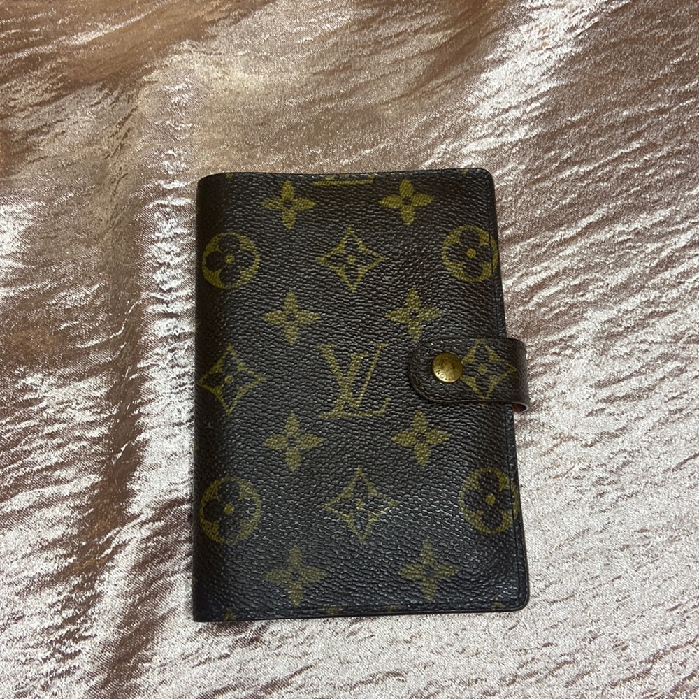 Louis Vuitton small ring agenda
